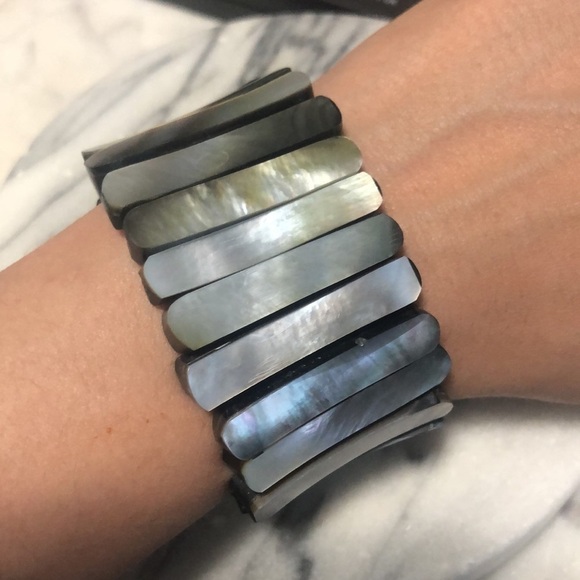 𝅺vtg Grey Iridescent Mother of Pearl Stick Stretch Bracelet 6” - Picture 5 of 6